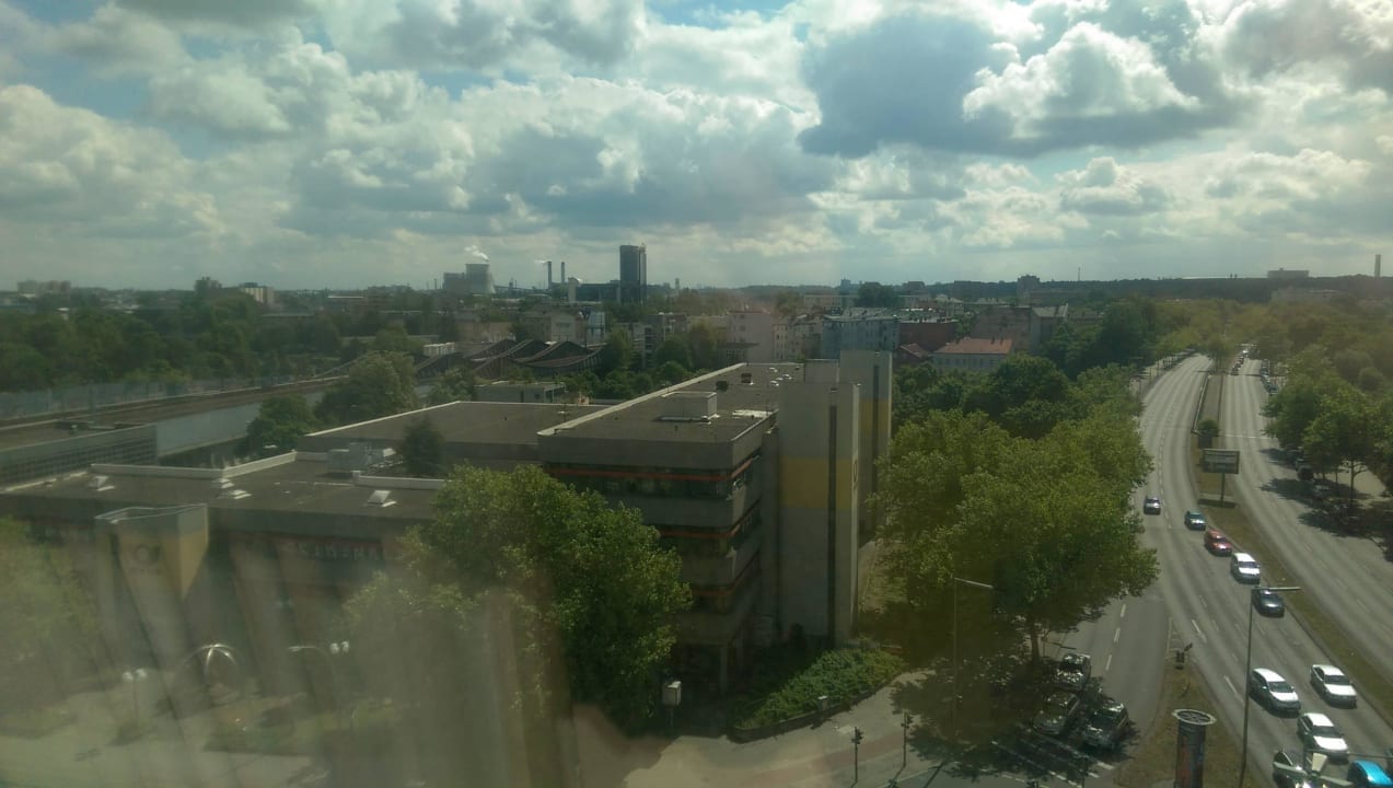 Viel Verkehr, trotzdem ruhig! Ibis Hotel Berlin Spandau