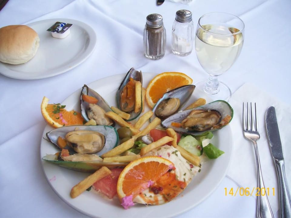 Posiłki bardzo smaczne Ialyssos Bay