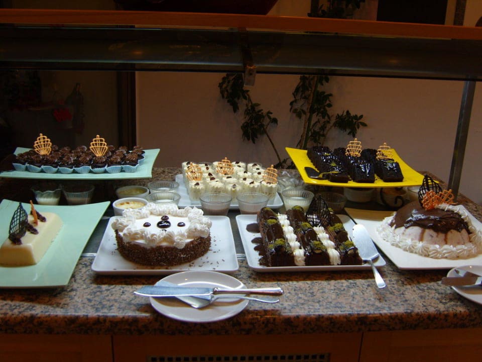 Dessert Korumar Hotel De Luxe