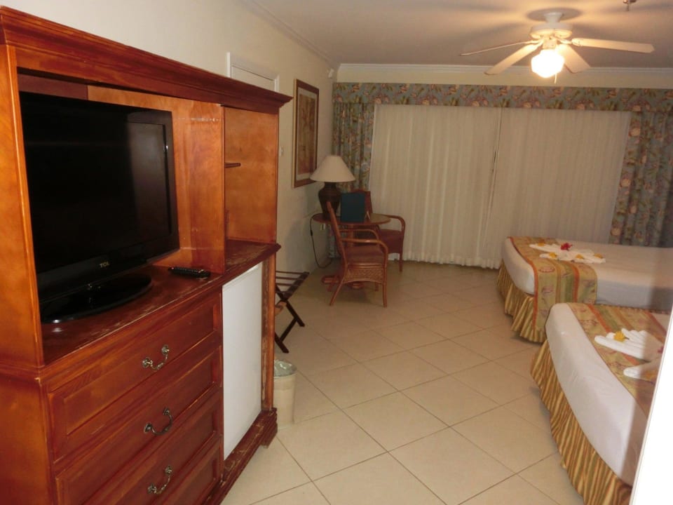 Blick ins Zimmer Bay Gardens Beach Resort