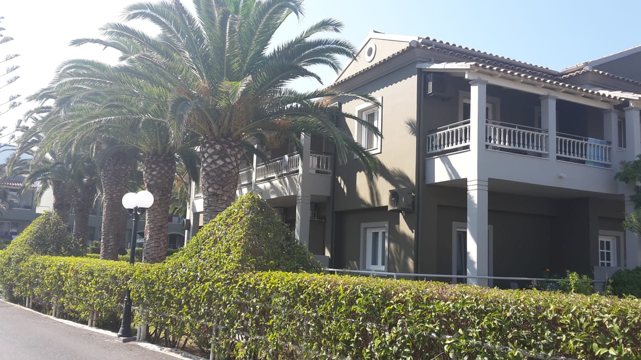 Außenansicht Acharavi Beach Hotel