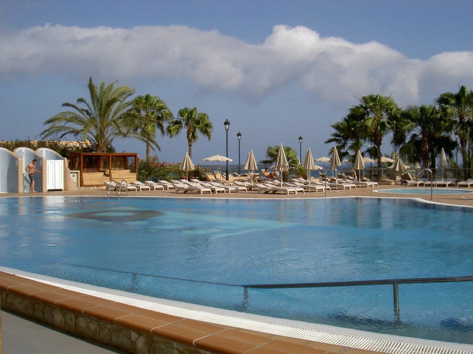 Pool von der Bar aus gesehen SBH Hotel Taro Beach