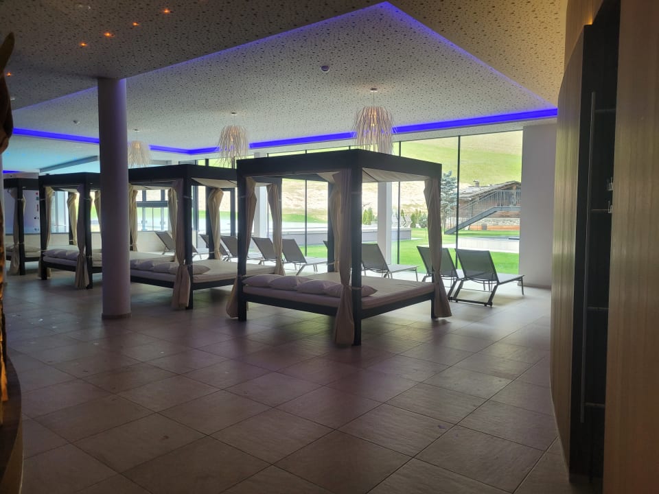 Pool Hotel Schwarzenstein