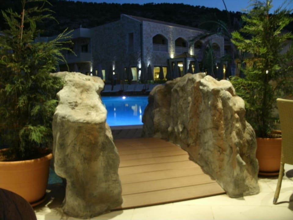 Brücke von Bar zu Pool Cactus Royal