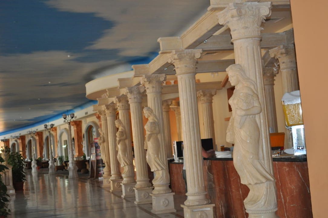 Лобби Hotel Titanic Palace