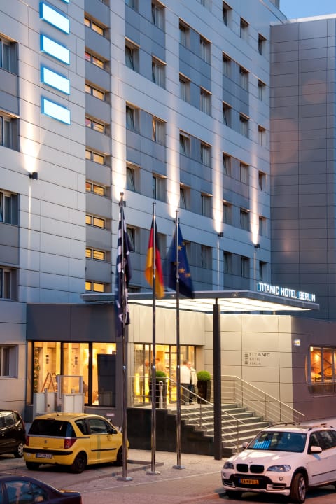 Front View TITANIC Comfort Berlin Mitte