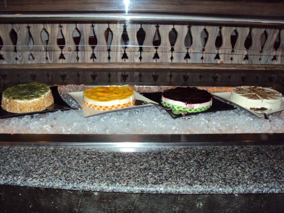 Torten, immer 4 verschiedene Radisson Blu Resort, El Quseir