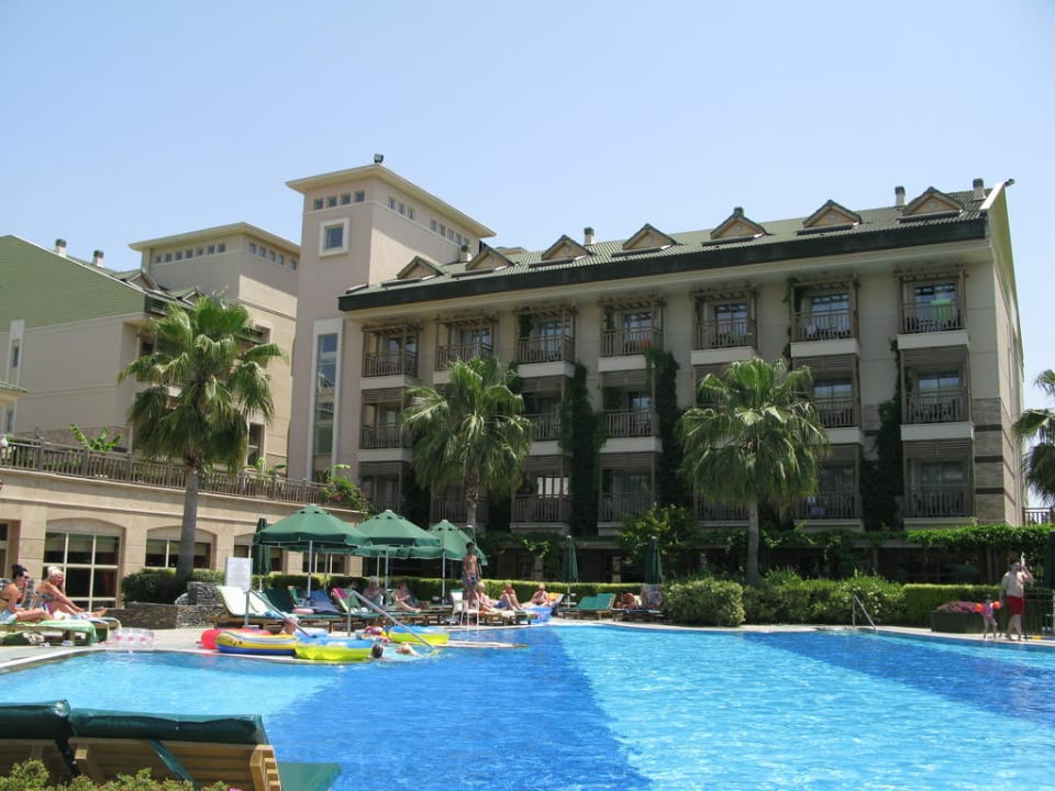 View of one block of rooms Can Garden Resort