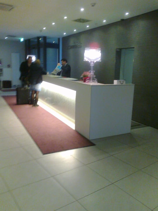Rezeption Premier Inn Nürnberg City Nordost