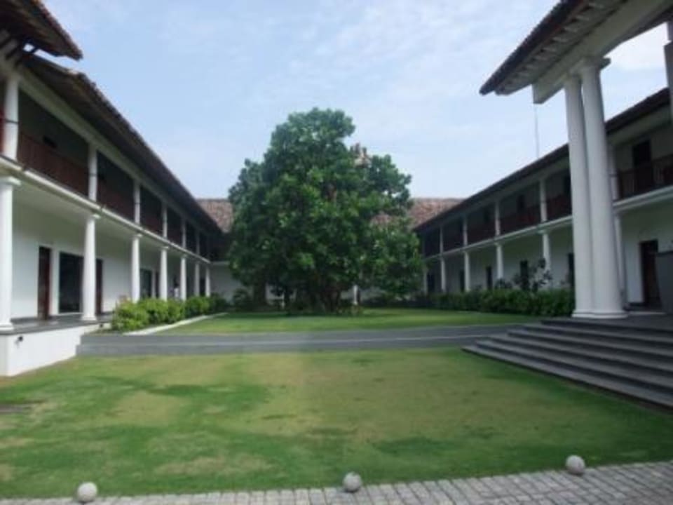 Innenhof The Fortress Resort & SPA