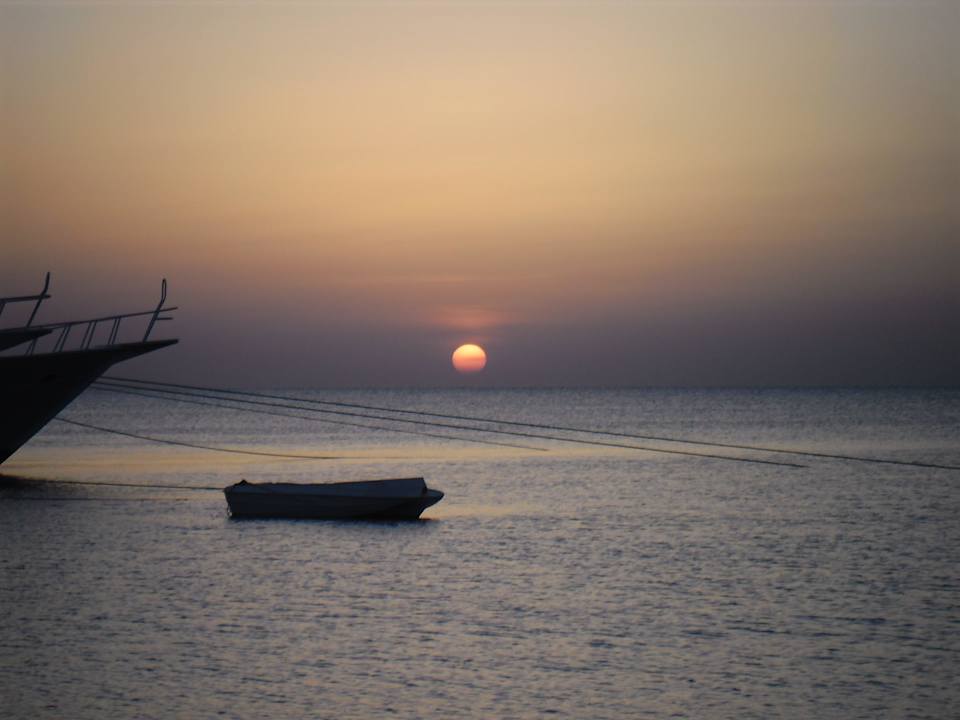Sonnenaufgang am Strand von Menaville Menaville Safaga