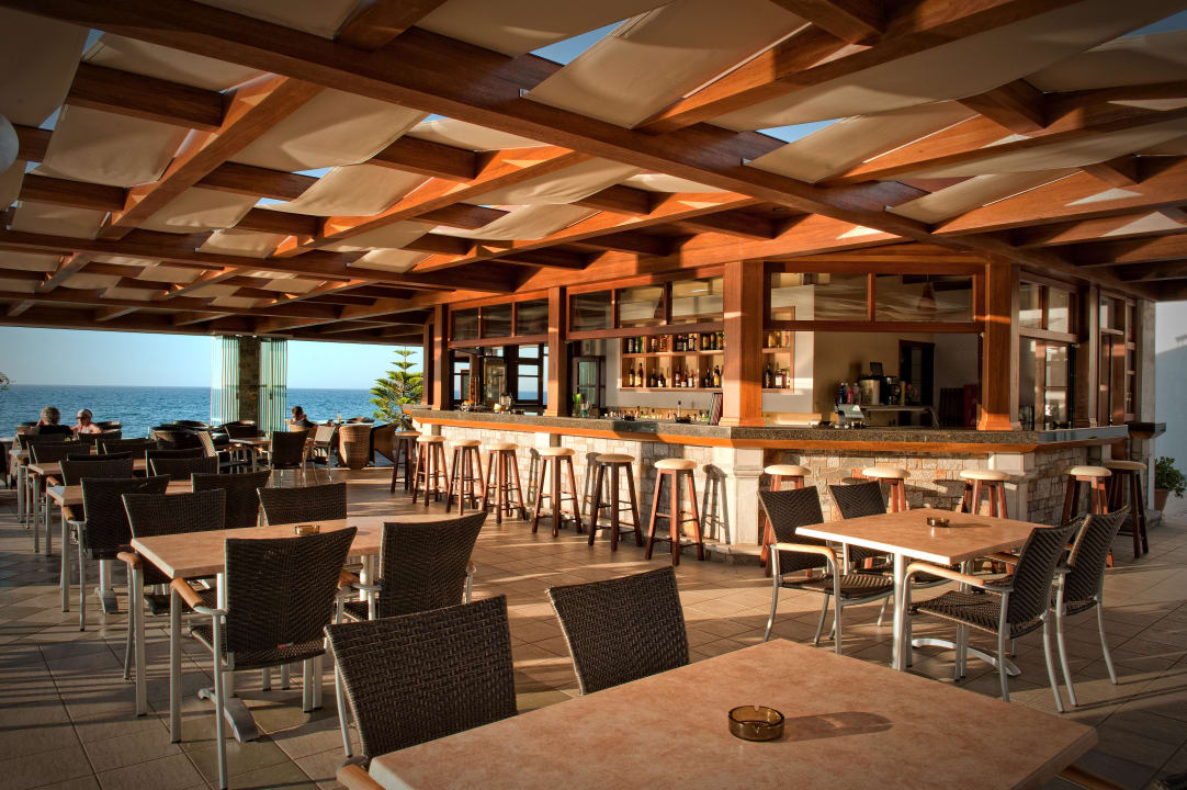 Renovated pool bar Hotel Ariadne Beach