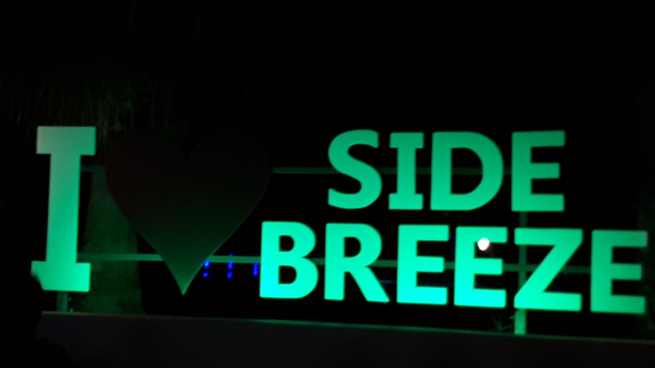 Pool Side Breeze Hotel