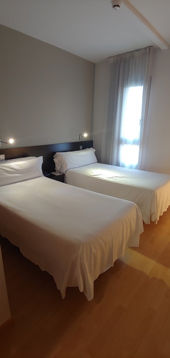 Zimmer Madrid Airport Suites, Affiliated by Meliá