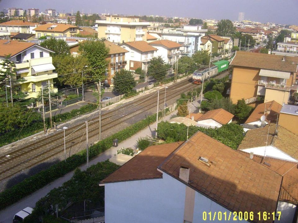 Der Zug kommt... Hotel Oceanic