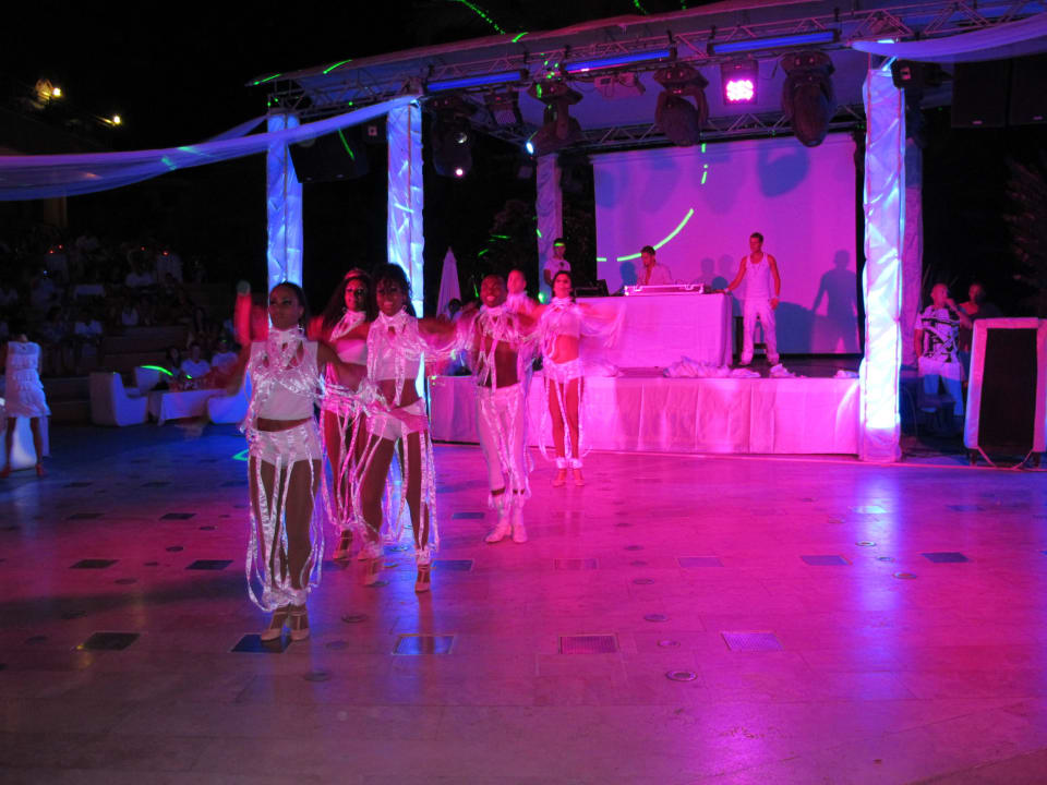 Brasilianische Tänzer bei der White Night Asteria Family Belek