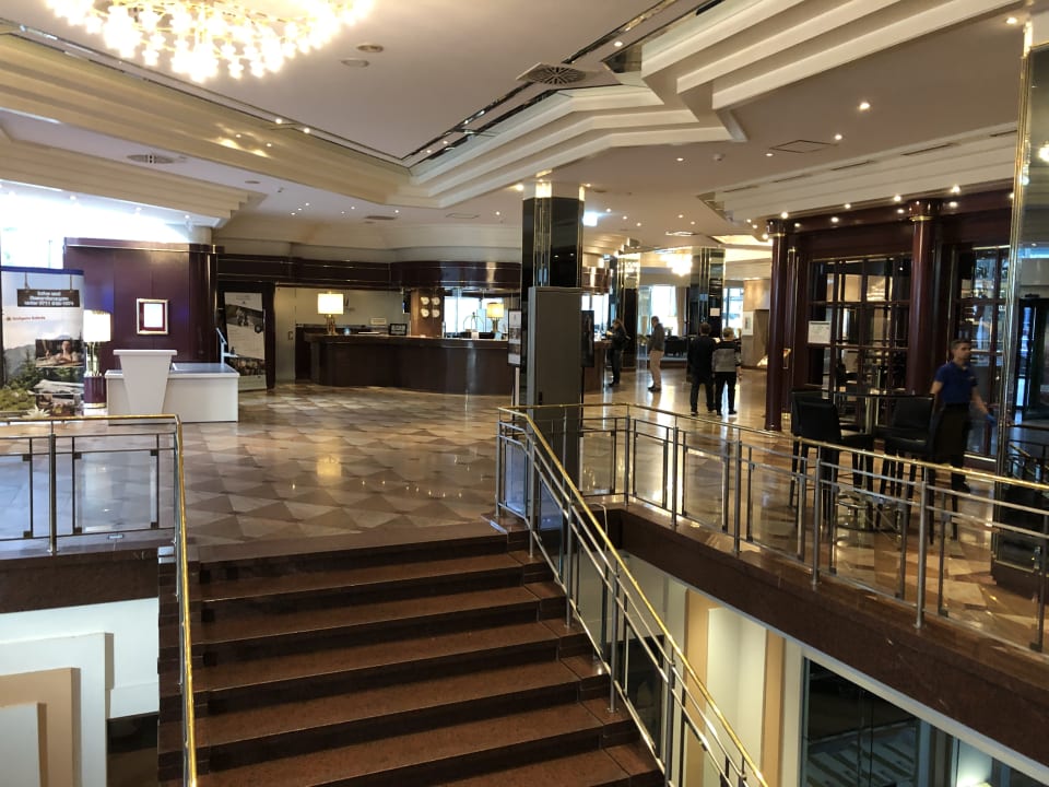 Lobby Maritim Hotel Stuttgart