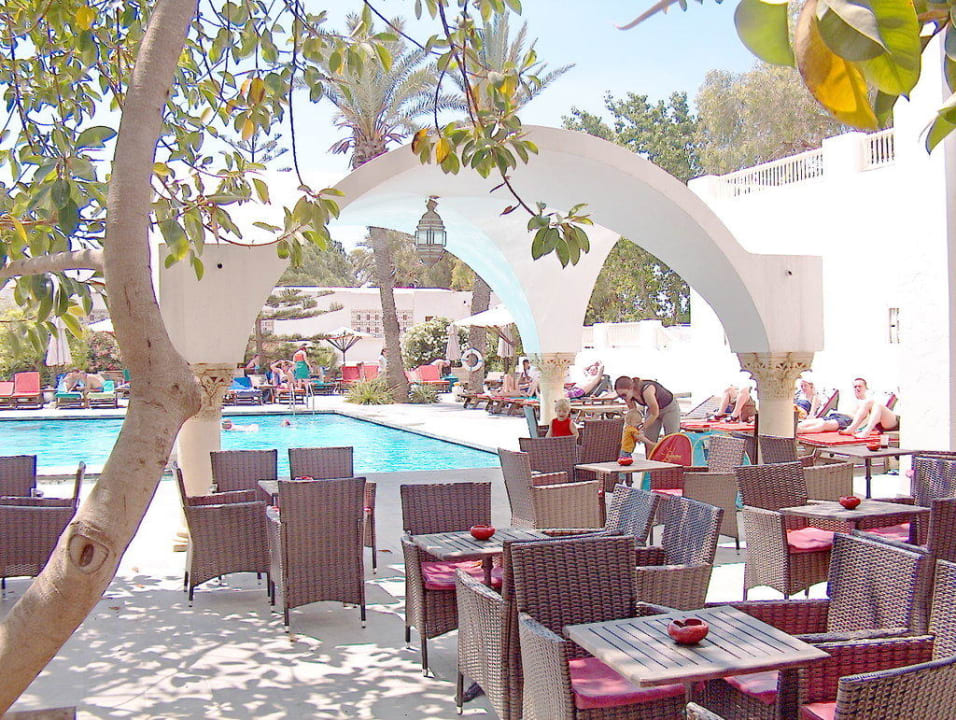 Ein Blick auf den Pool The Orangers Beach Resort and Bungalows