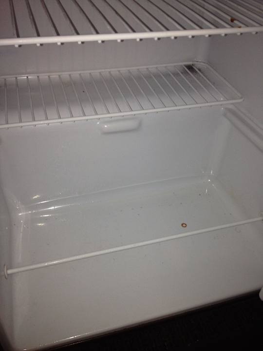 Schmutz und Schimmel in der Minibar Barceló Hotel Santo Domingo