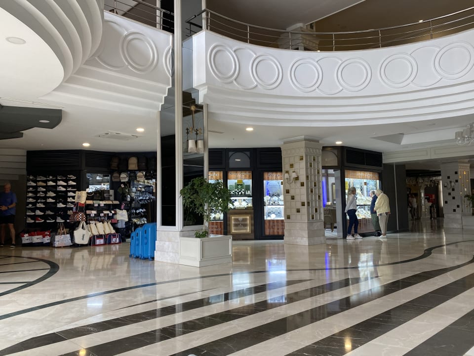 Lobby Bella Resort & Spa