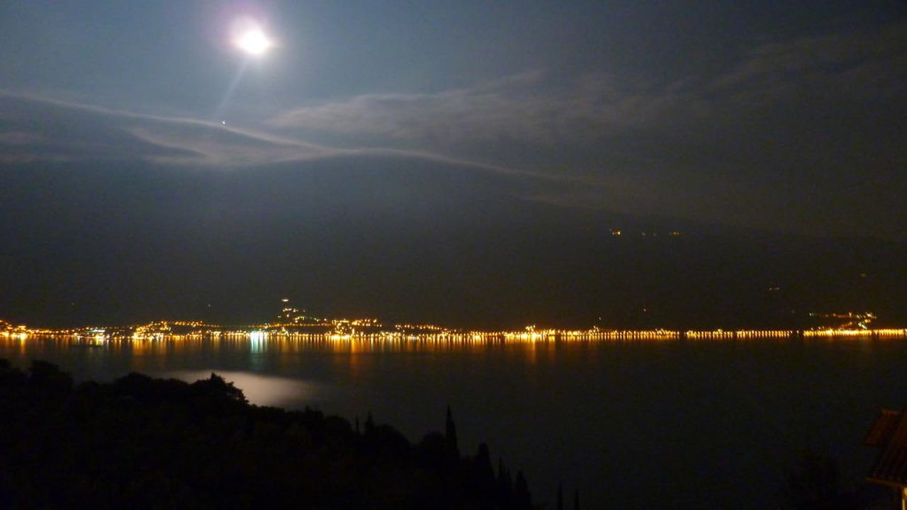 Księżyc nad masywem Monte Baldo Residence Ruculì