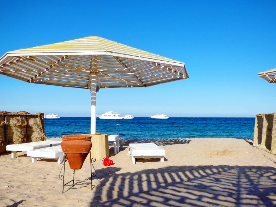 Liege mit Sonnenschirm Menaville Safaga