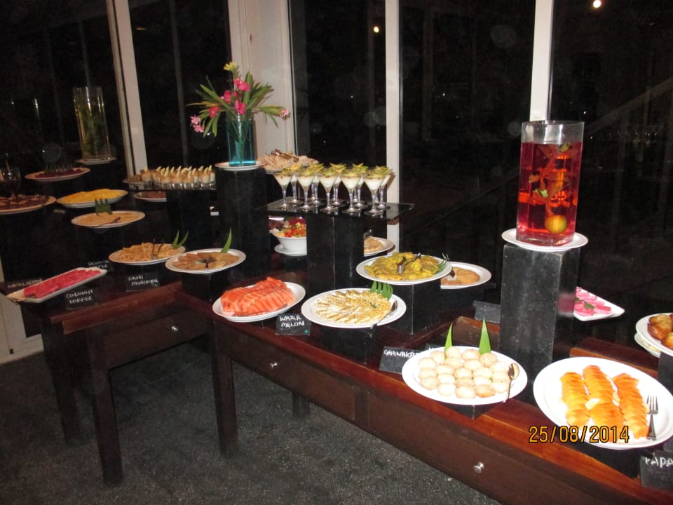 Lecker Hotel Jetwing Sea