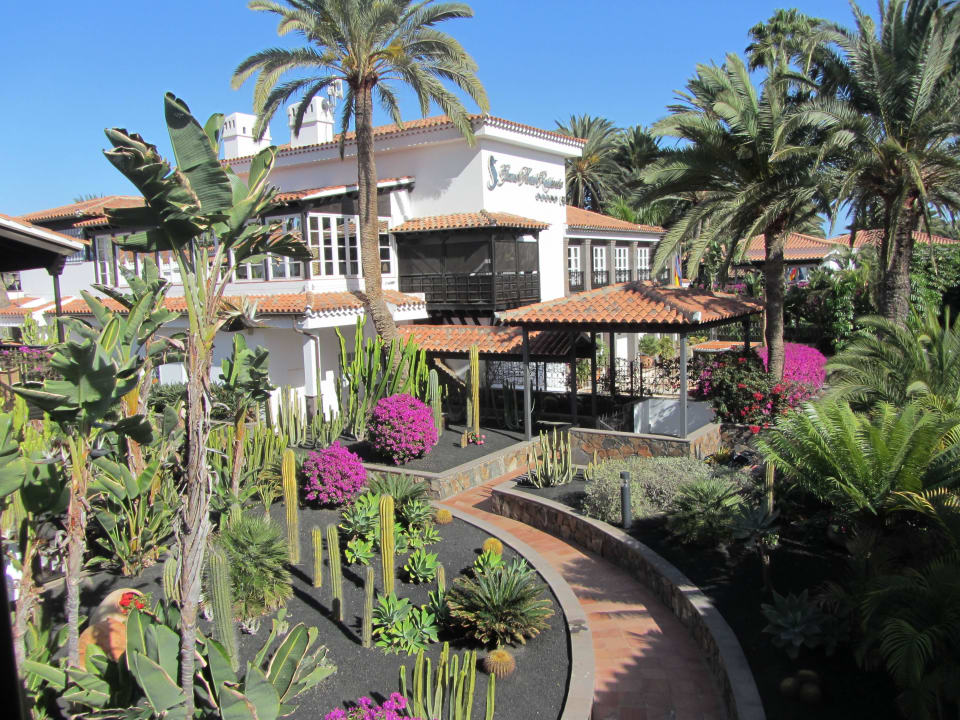 Schöne Gartenanlage Seaside Grand Hotel Residencia