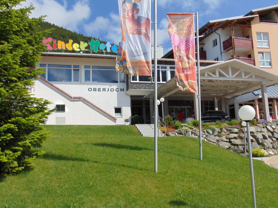 Eingang bei Tag Oberjoch - Familux Resort