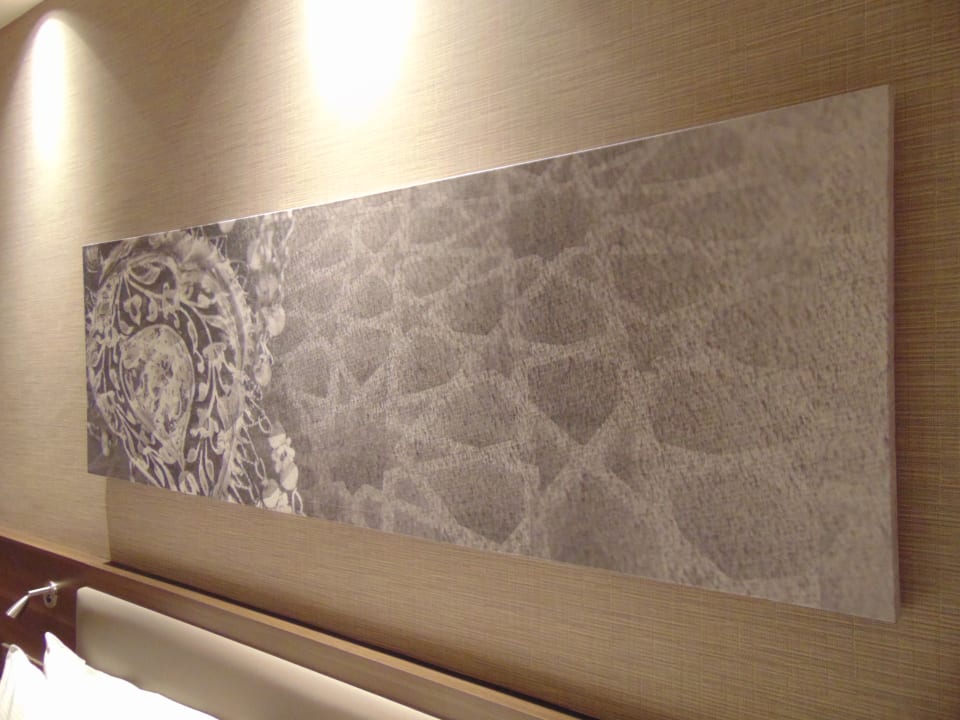 Zimmer Hampton By Hilton Dubai Airport