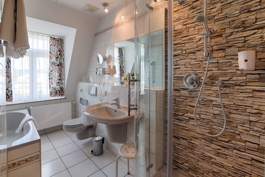 Badezimmer in der Juniorsuite Hotel Smetana