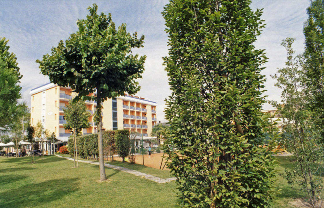 13 Grand Hotel Esplanada