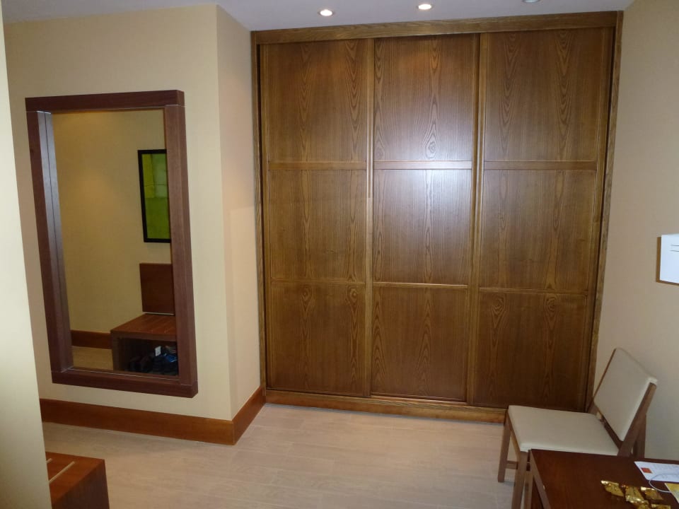 Eingangsbereich beim Schrank Bull Astoria