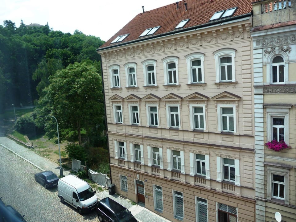 Aussicht zur Seitenstraße NH Prague City