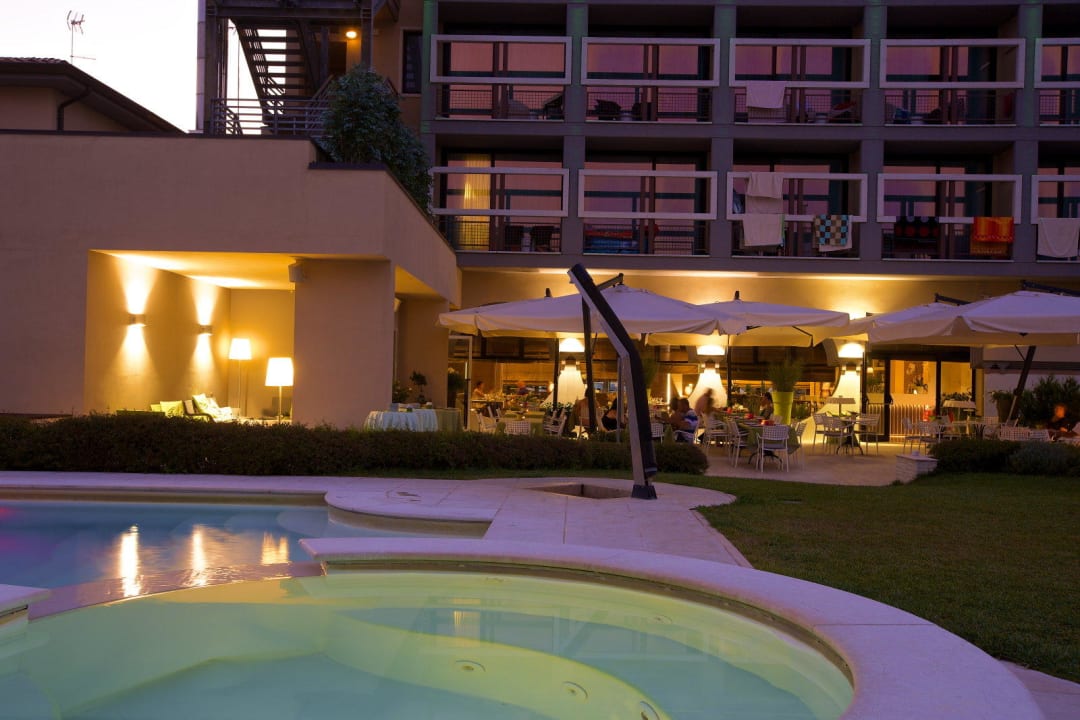 Outside restaurant Enjoy Garda Hotel