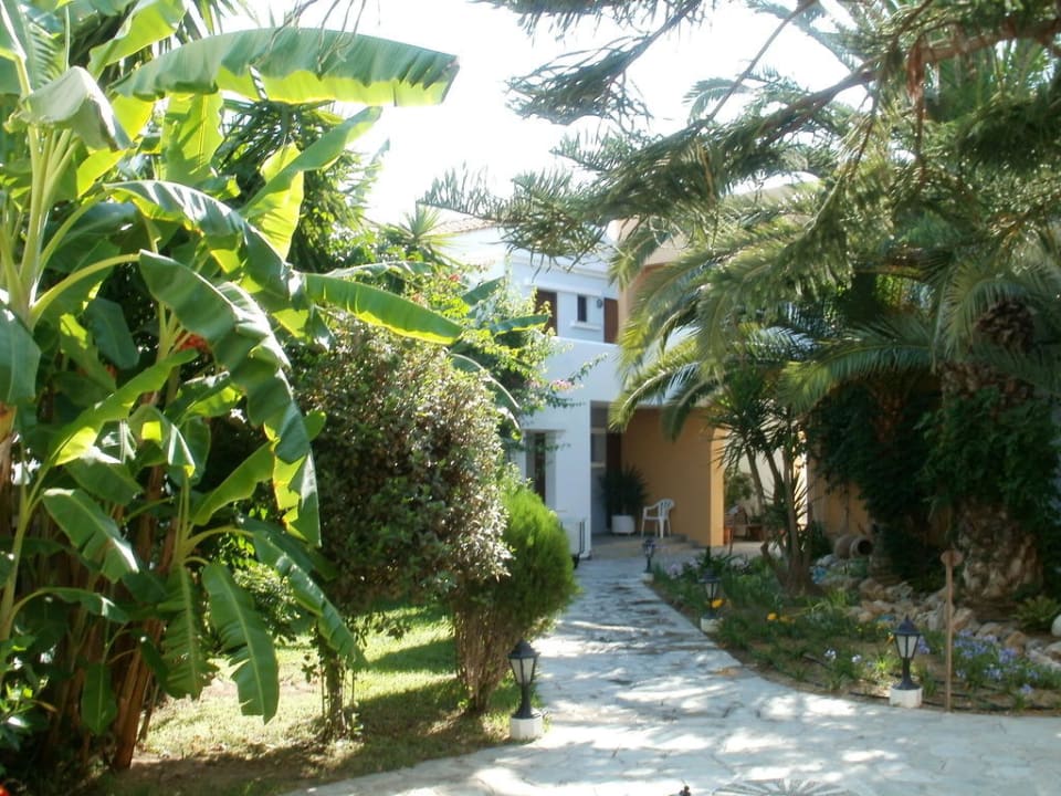 Weg zu unserem Zimmer Atlantica Marmari Beach