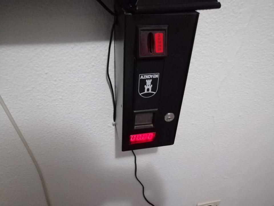 Zimmer Corona Roja