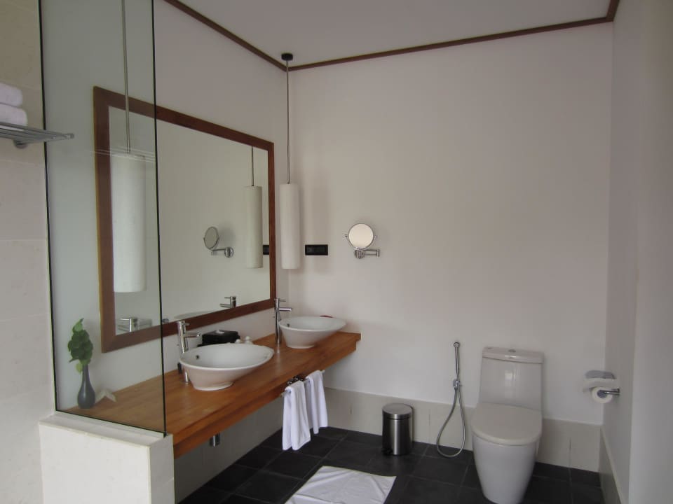 Offenes Badezimmer Wasserbungalow Meeru Maldives Resort Island