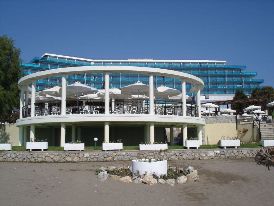 Blick vom Strand auf´s Hotel Hotel Calypso Beach