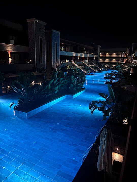 Pool Jacaranda Luxury Resort