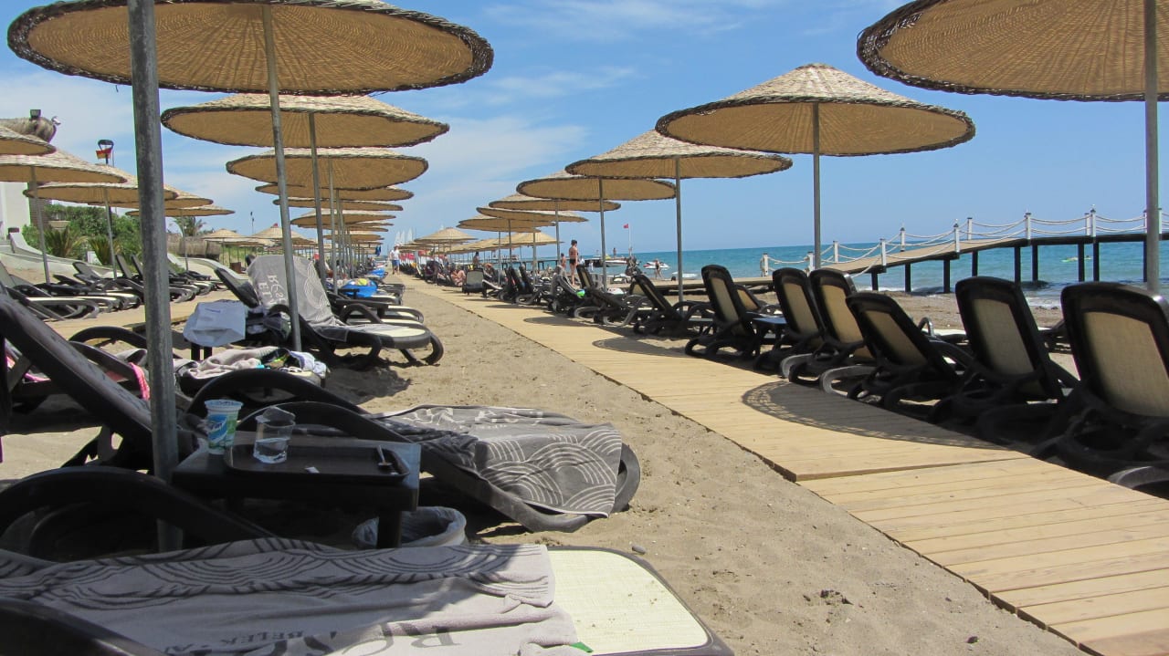 Feiner Sand + Gratis Liegen/Schirm Ela Excellence Resort Belek