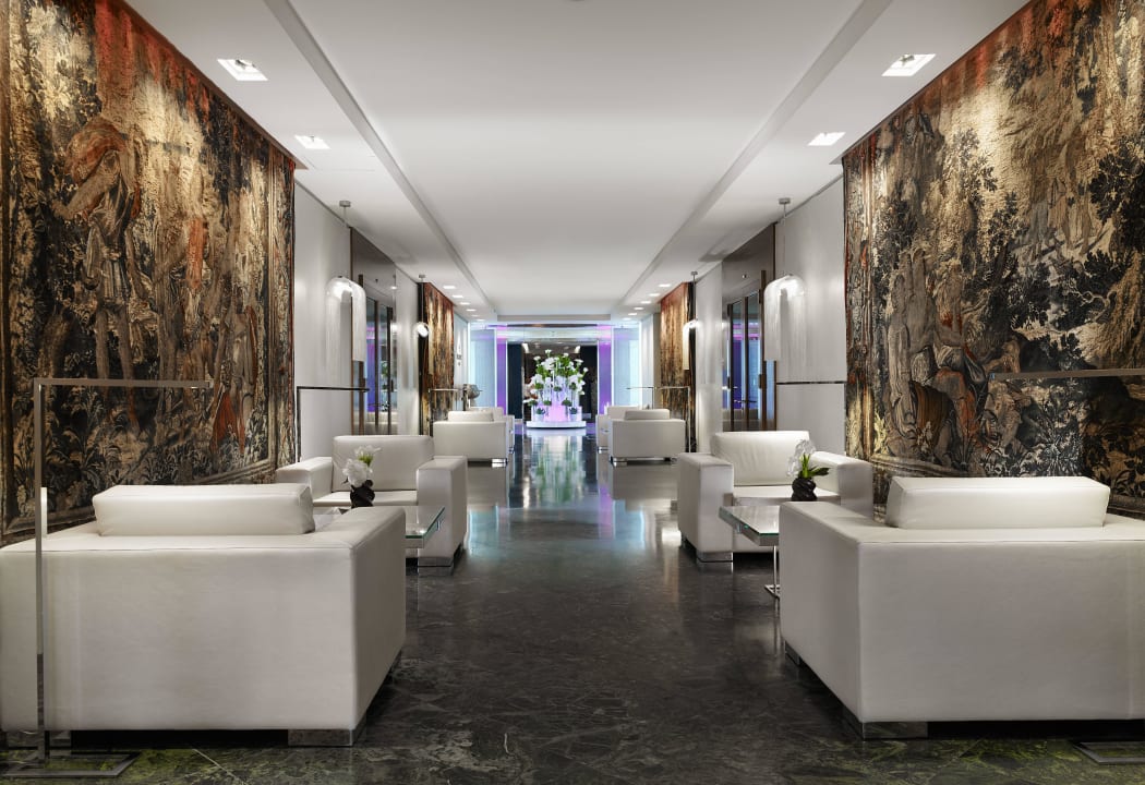 Lobby Gallery Hotel President Wilson