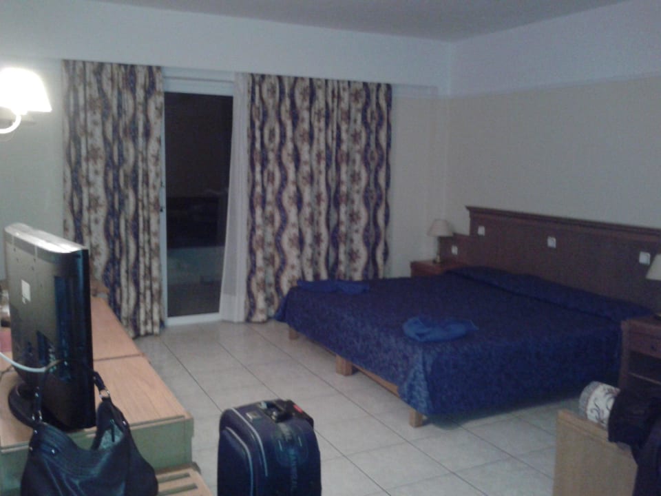 Zimmer mit MB Vantaris Palace