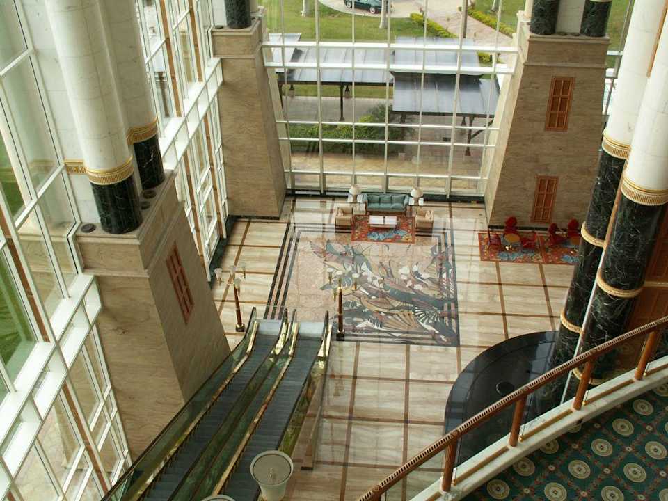 Lobbyperspektive The Empire Hotel & Country Club