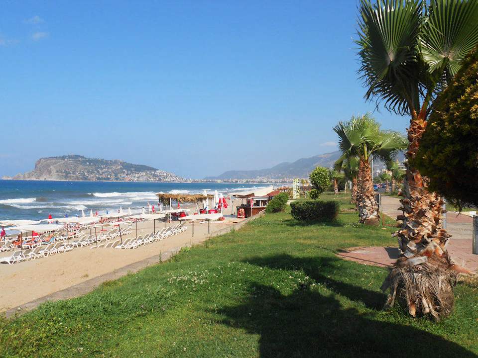 Der schöne Strand Semt Luna Beach Hotel