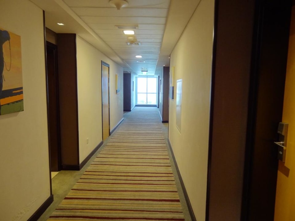 Gang zum Zimmer Citymax Hotel Al Barsha