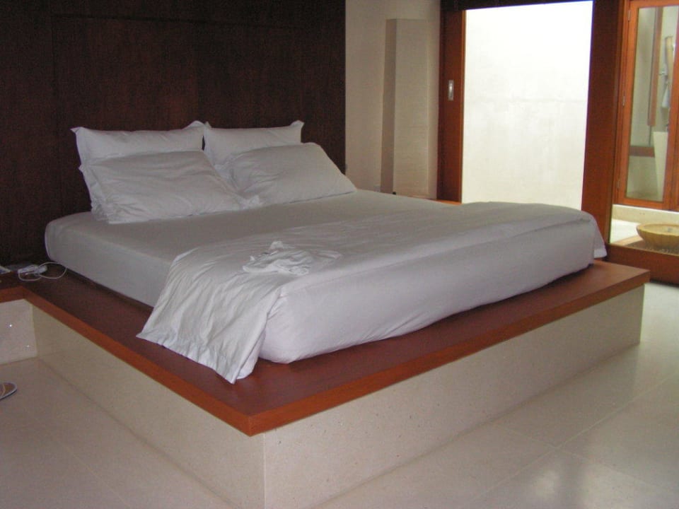 Großes Bett Conrad Maldives Rangali Island