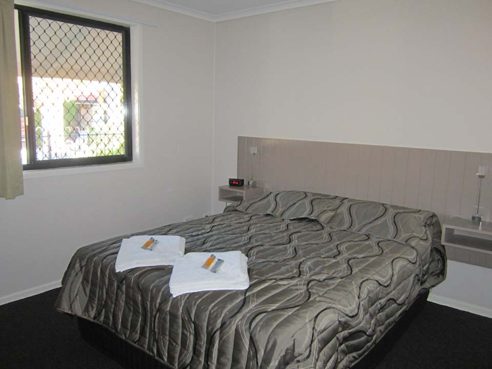 Schlafzimmer 2 Apartments Hervey Bay Colonial Lodge