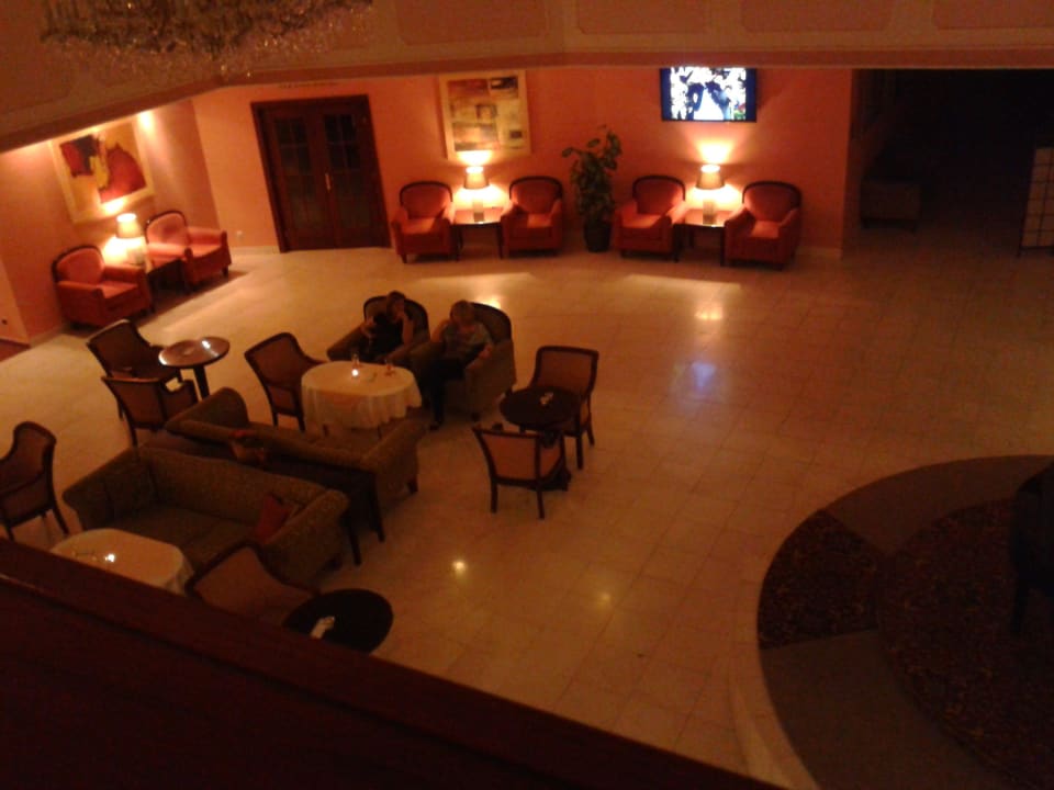 Večerní osvětlení je krásné Chateau Monty Spa Resort