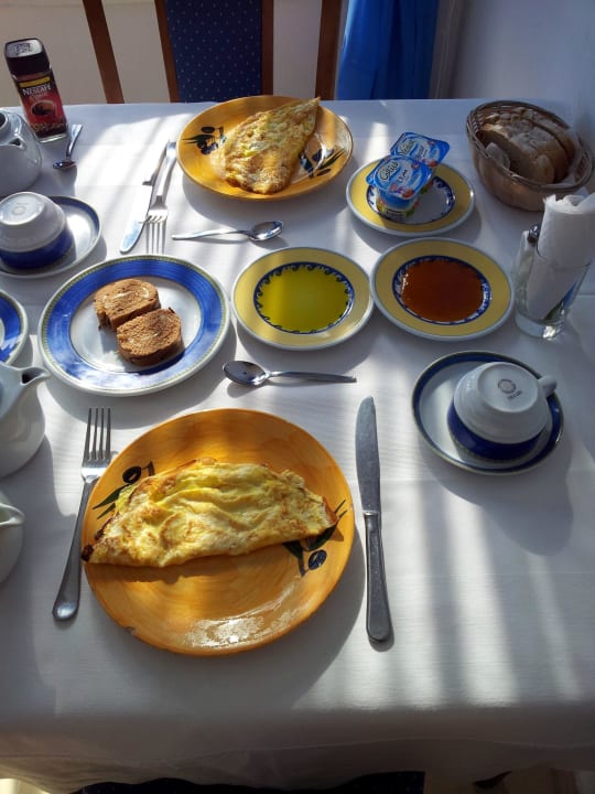 Tägliches Frühstück (kein Büffet!) Hotel Dar Salem